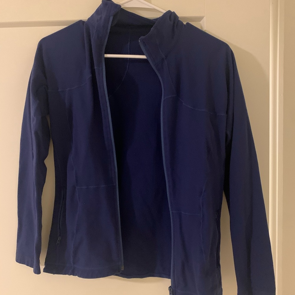 Lululemon jacket 8 or 6
